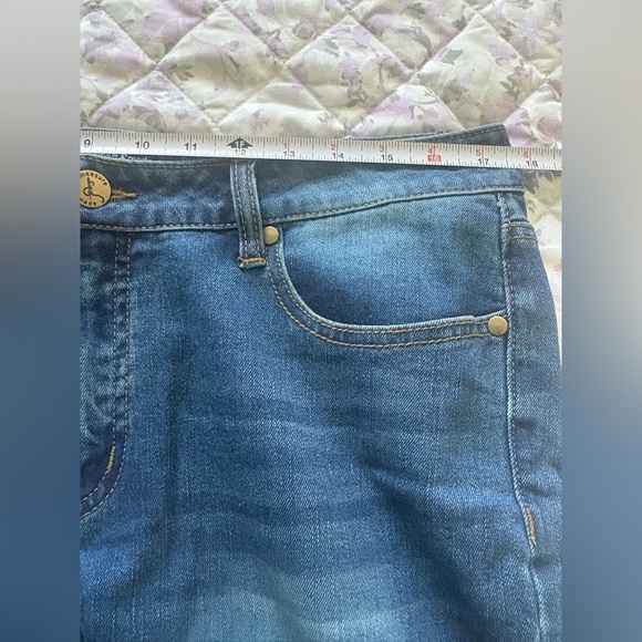 Measure & made . Women's Slim Fit Denim Jeans - Picture 5 of 8